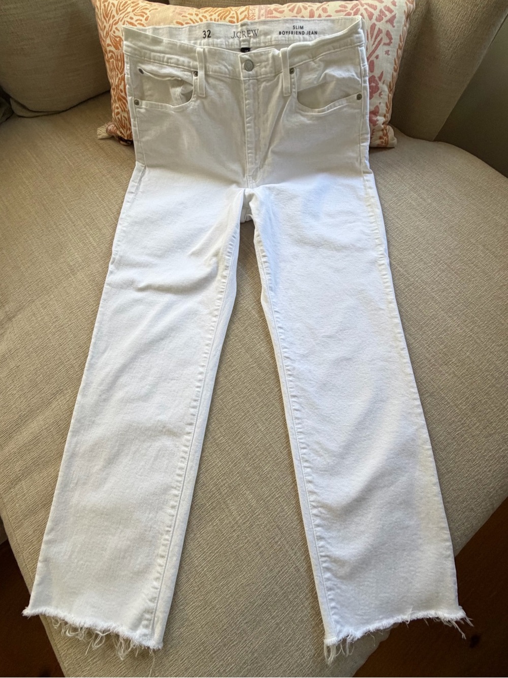 J. Crew White Slim Boyfriend Jeans w/Raw Hem. Women's Size: 32.